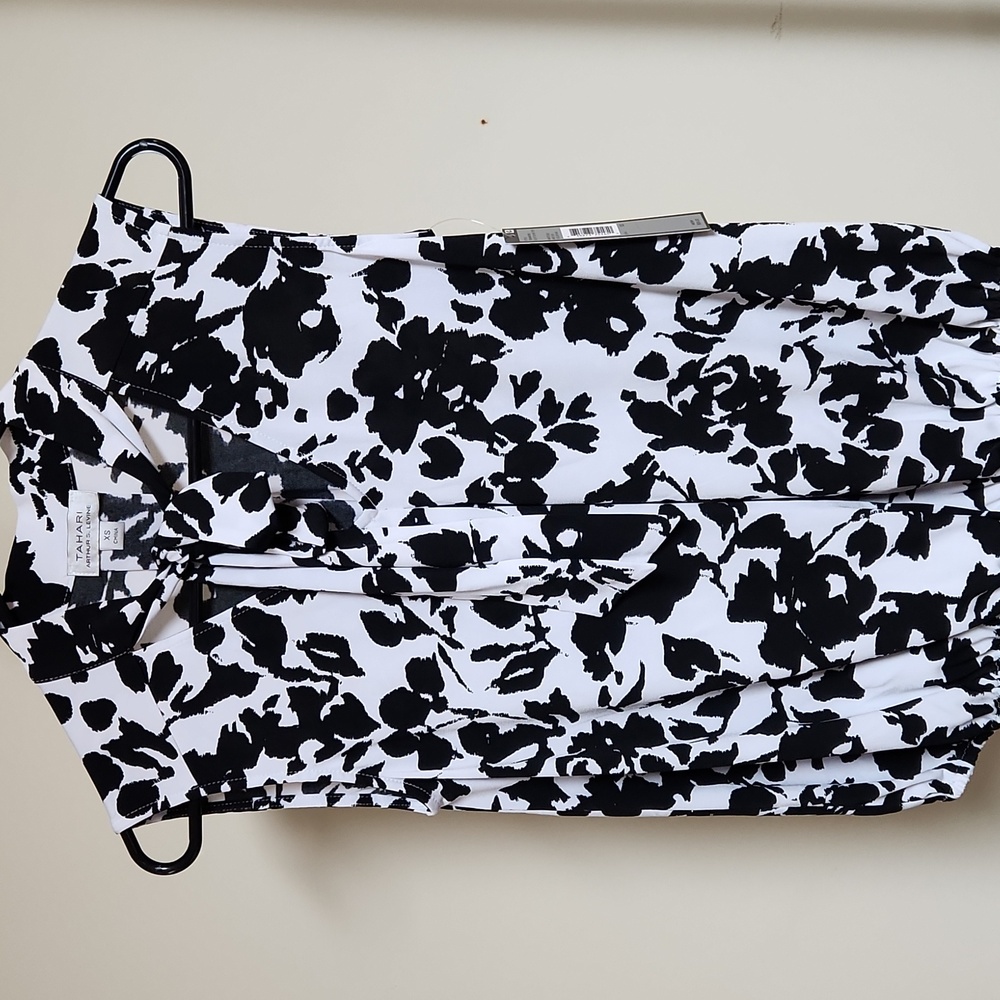 Tahari women floral tops